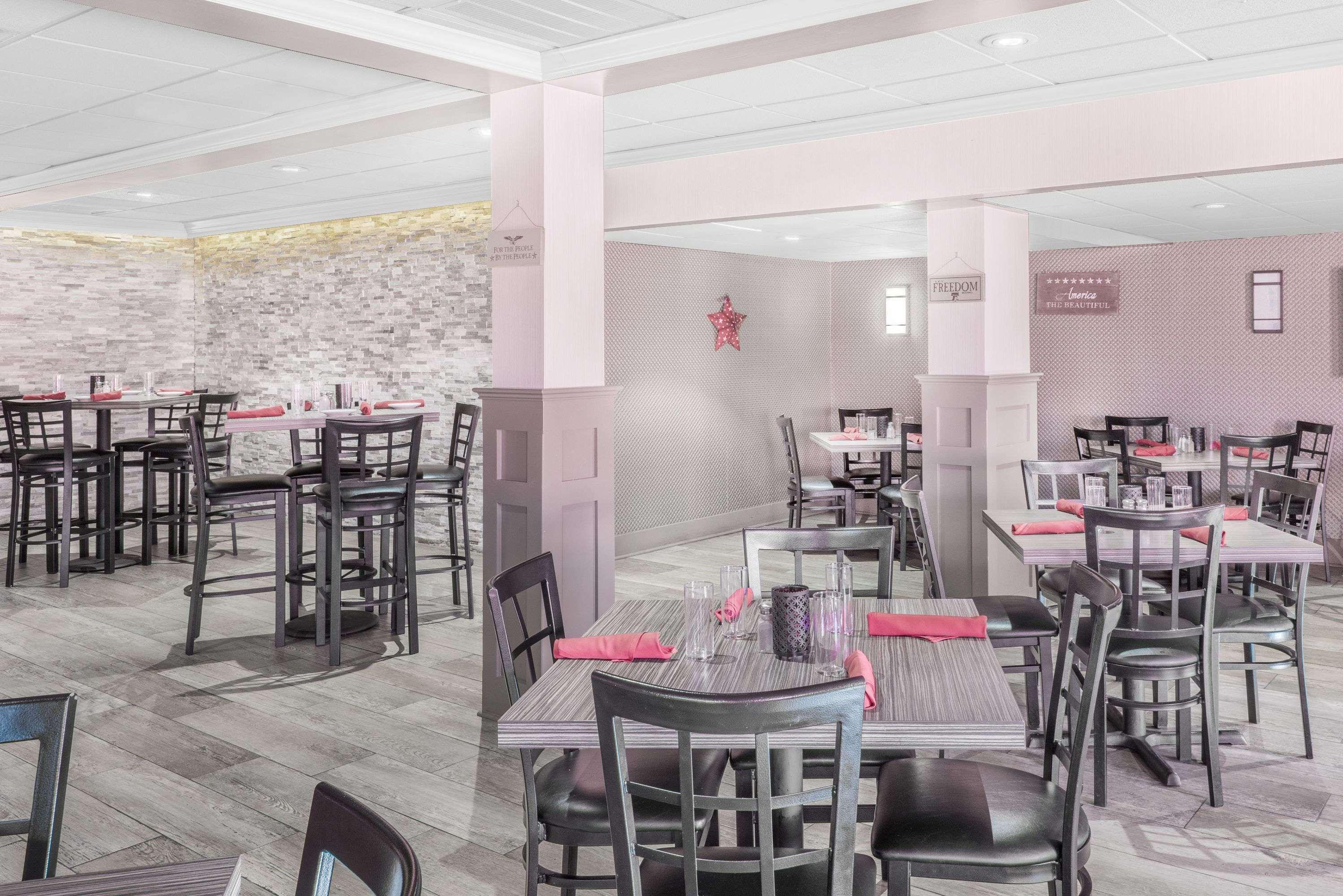 Days Inn By Wyndham Springfield/Phil.Intl Airport Екстериор снимка