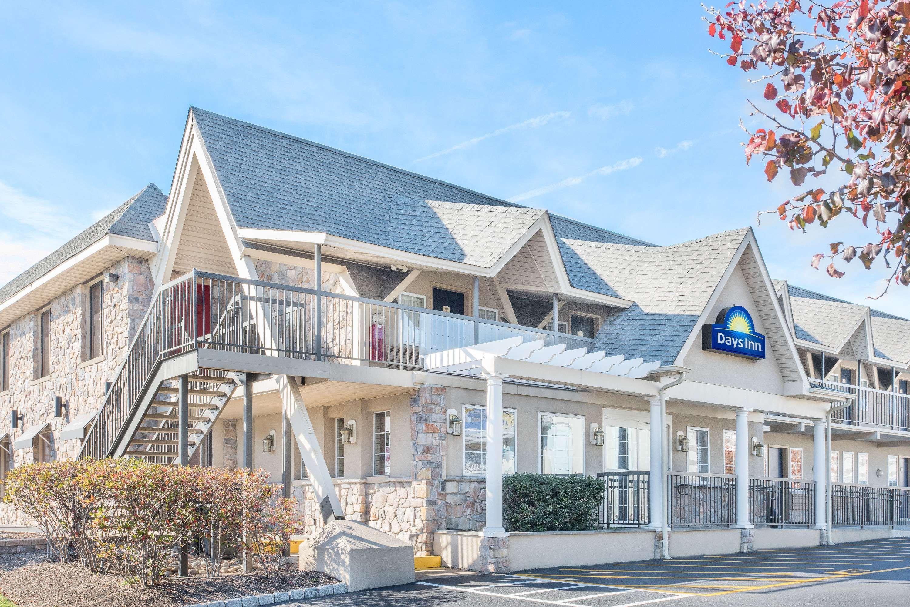 Days Inn By Wyndham Springfield/Phil.Intl Airport Екстериор снимка