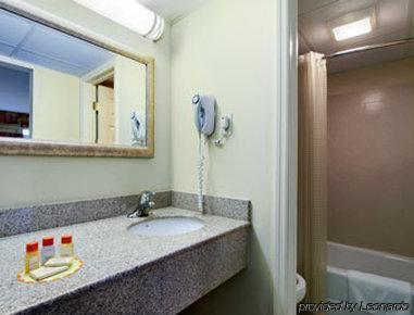 Days Inn By Wyndham Springfield/Phil.Intl Airport Стая снимка